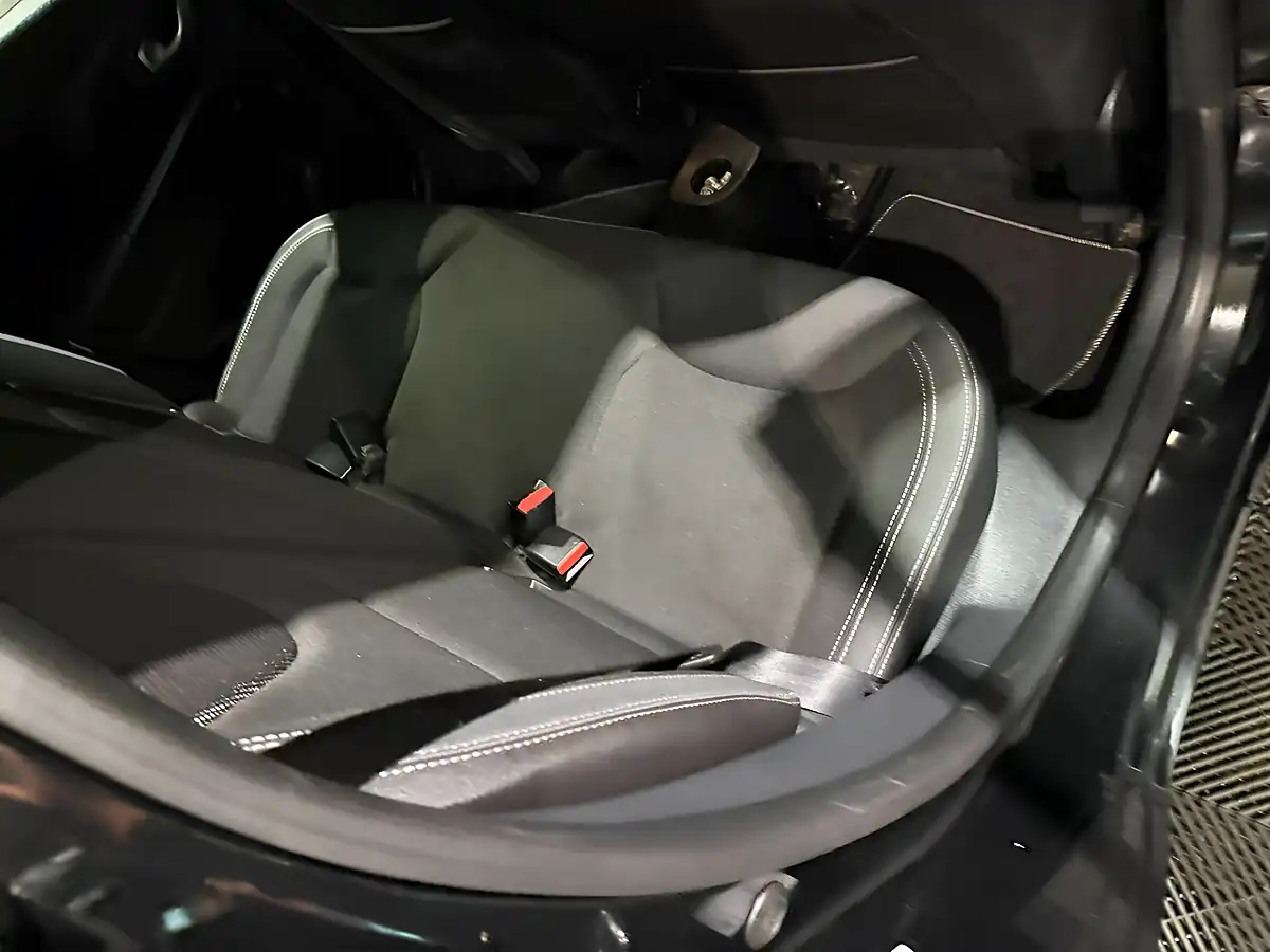 Used 2016 Renault Clio Dynamique Nav Black - Interior and Exterior details 13