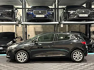 Used 2016 Renault Clio Dynamique Nav Black - Interior and Exterior details 4
