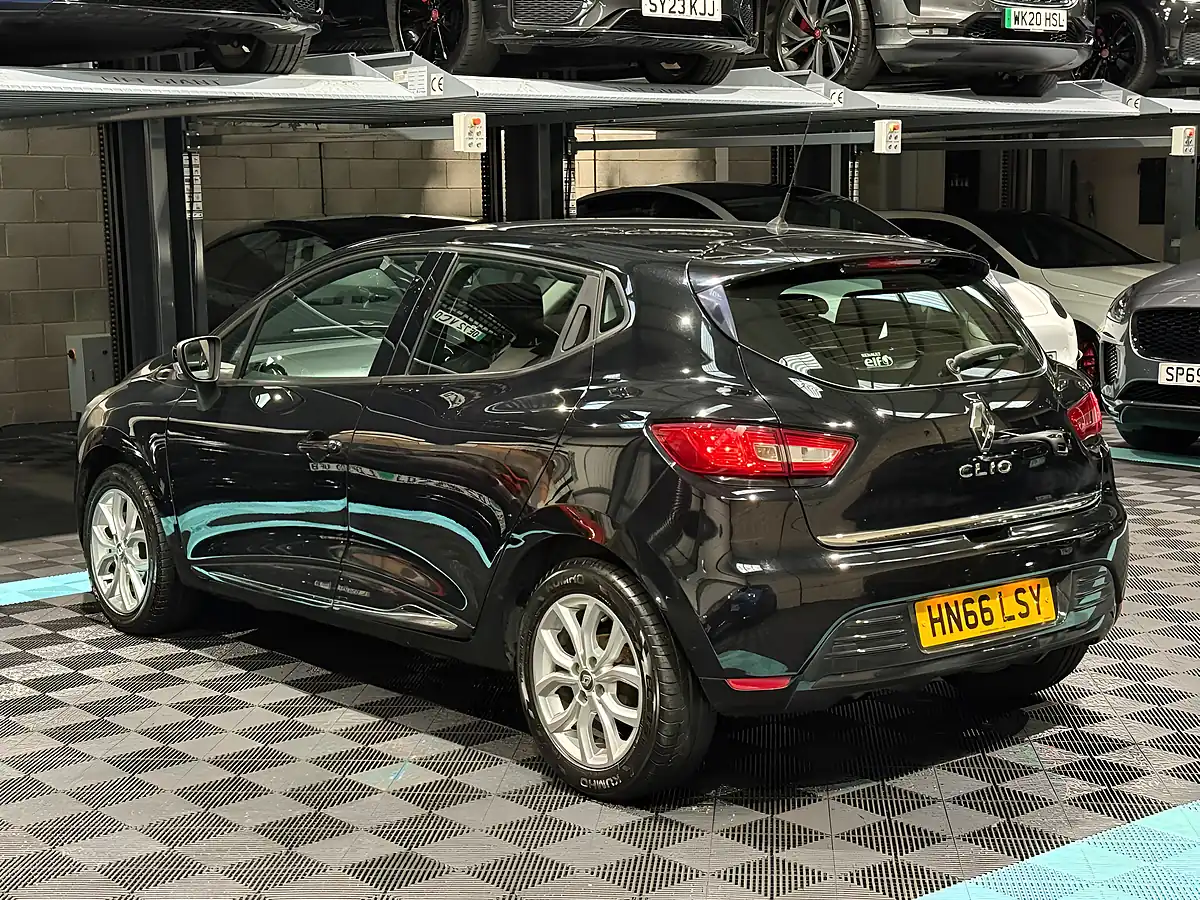 Used 2016 Renault Clio Dynamique Nav Black - Interior and Exterior details 5
