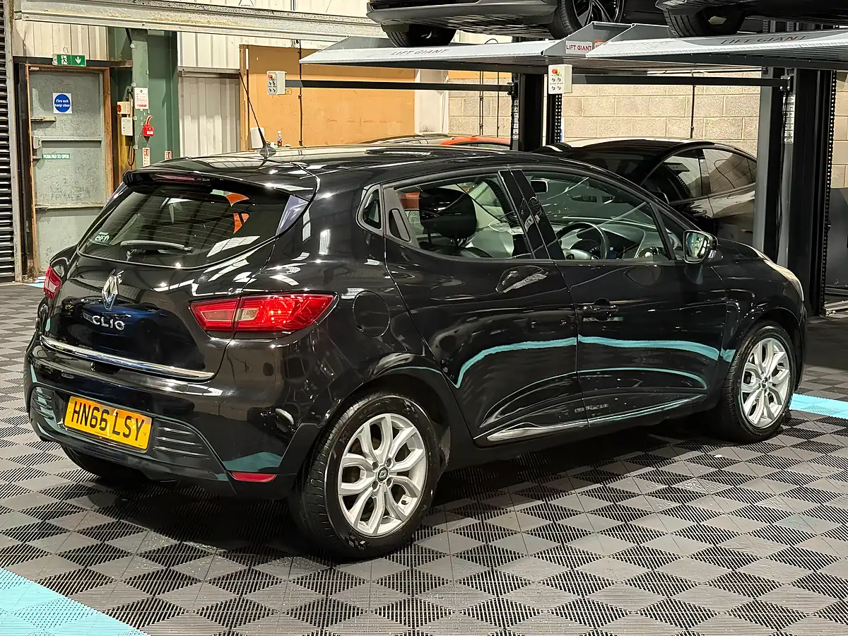 Used 2016 Renault Clio Dynamique Nav Black - Interior and Exterior details 7