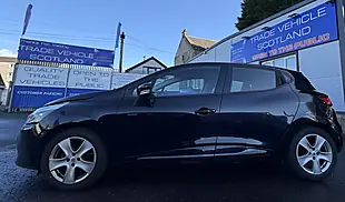Used 2016 Renault Clio Dynamique Nav Black - Interior and Exterior details 2