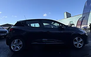 Used 2016 Renault Clio Dynamique Nav Black - Interior and Exterior details 6