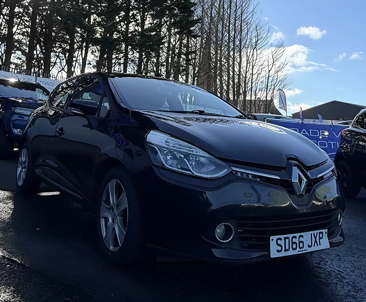 Used 2016 Renault Clio Dynamique Nav Black - Interior and Exterior details 7