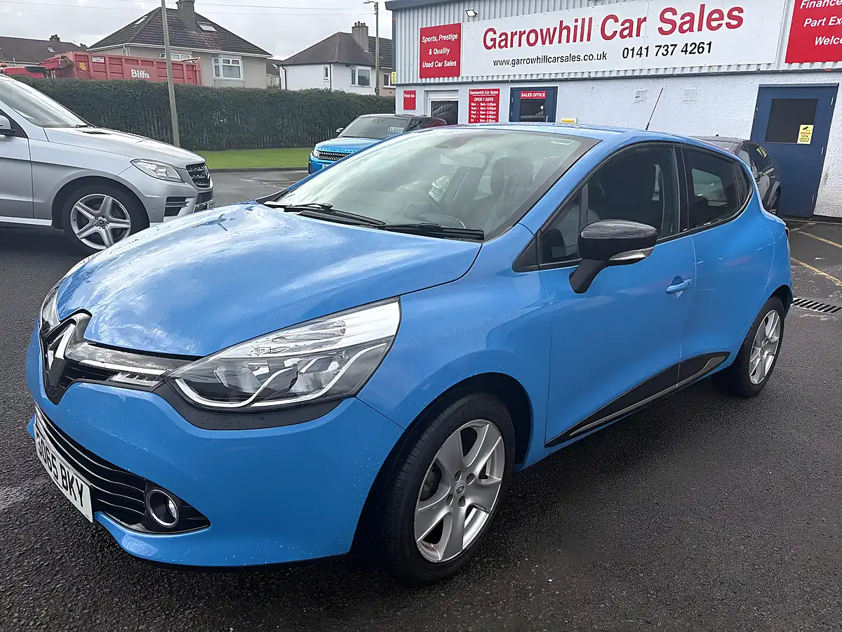 Used 2016 Renault Clio Dynamique Nav Blue - Front View