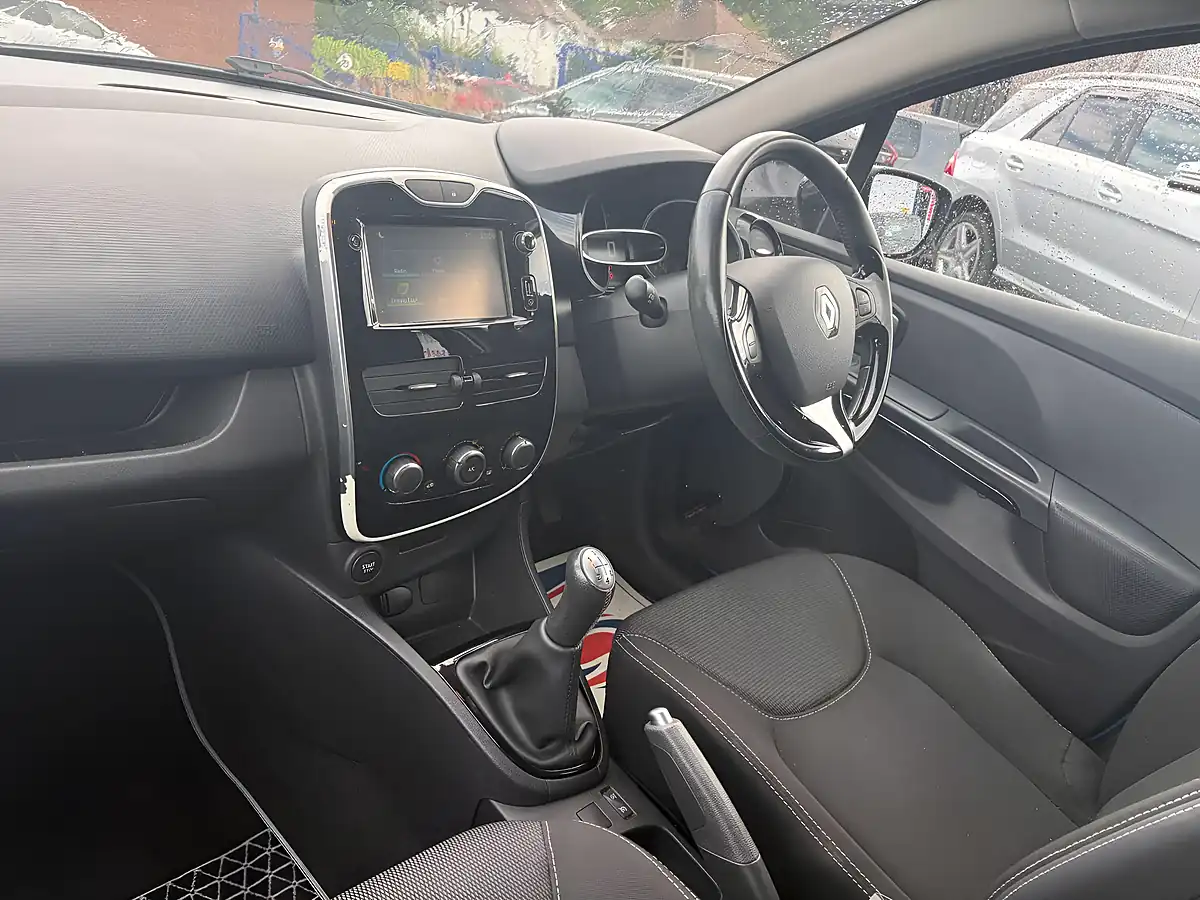 Used 2016 Renault Clio Dynamique Nav Blue - Interior and Exterior details 12