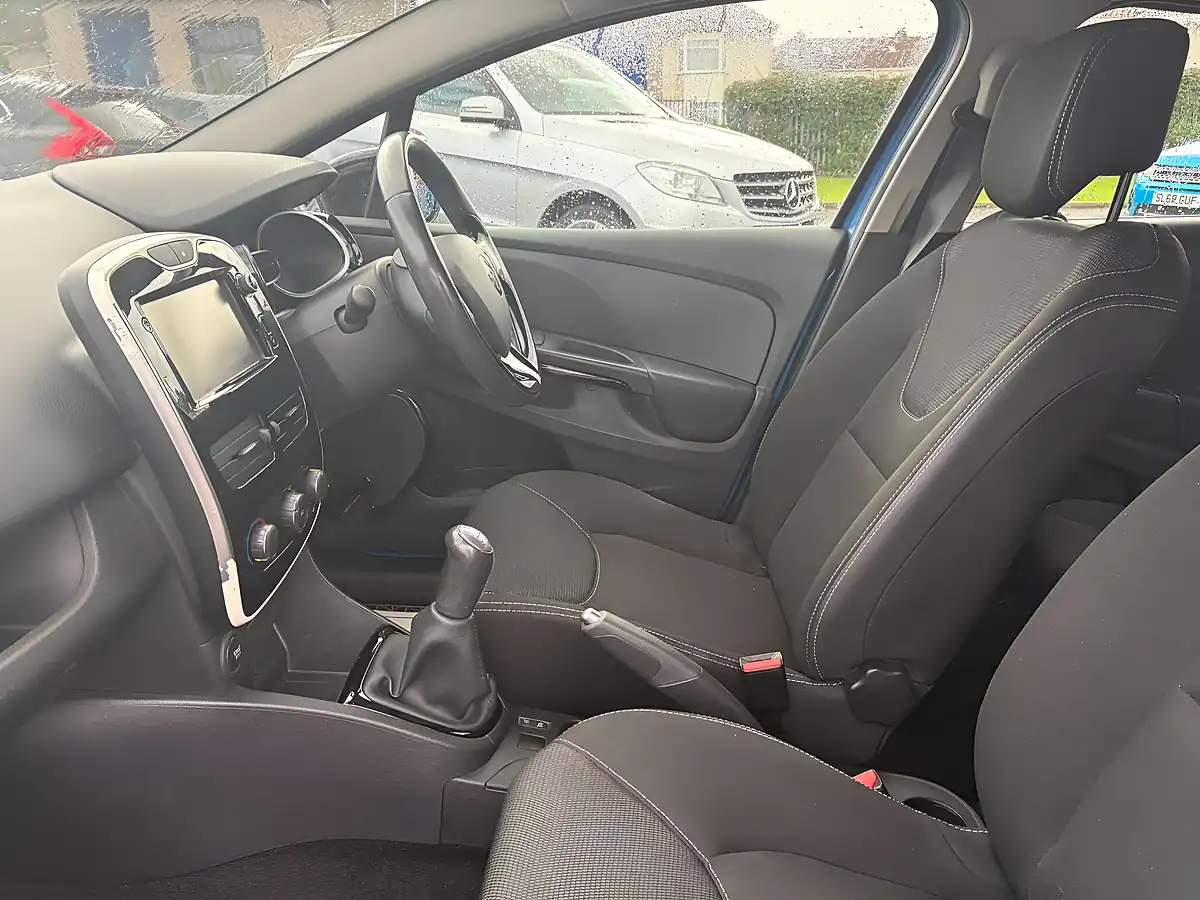 Used 2016 Renault Clio Dynamique Nav Blue - Interior and Exterior details 13