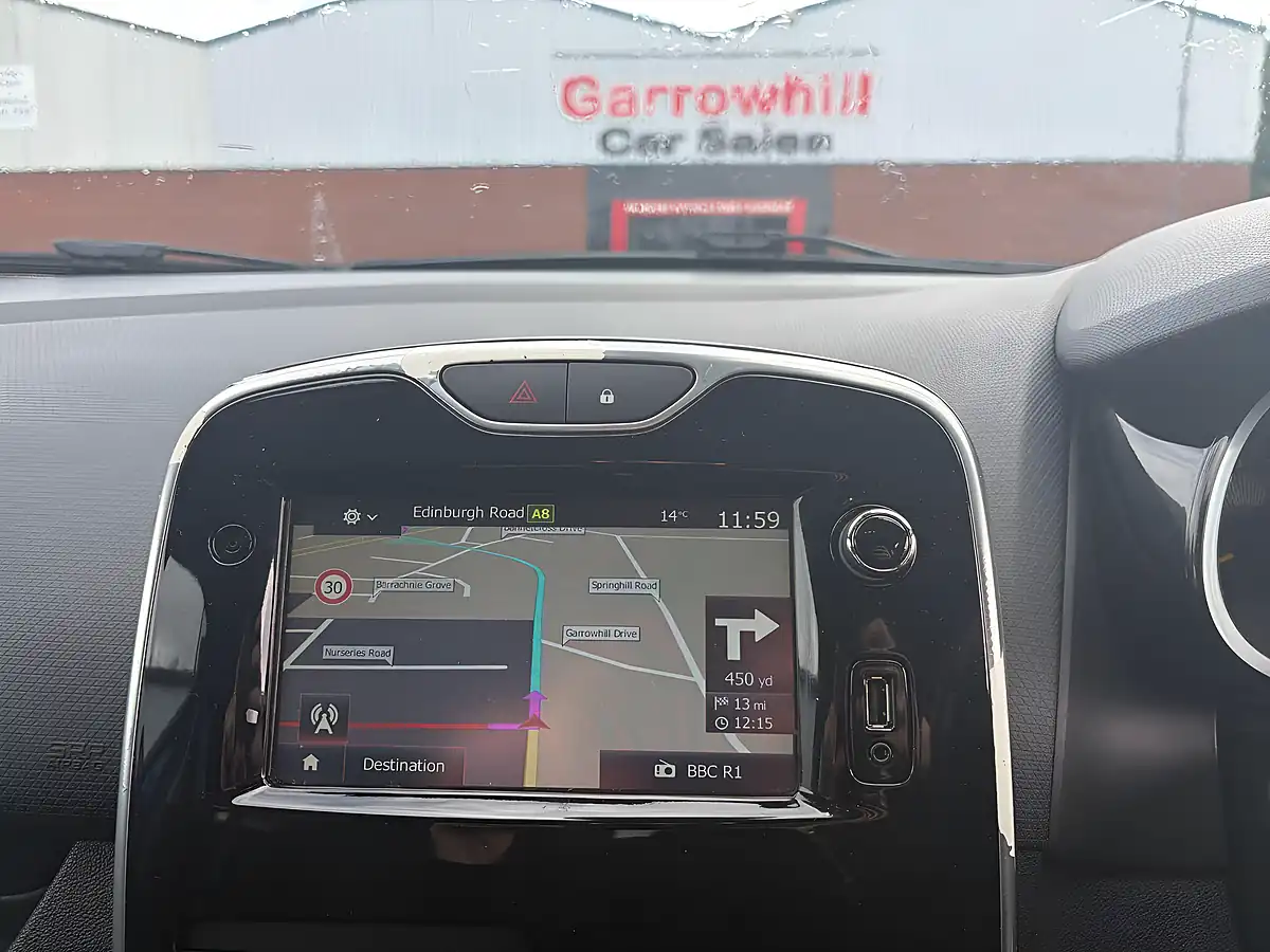 Used 2016 Renault Clio Dynamique Nav Blue - Interior and Exterior details 16