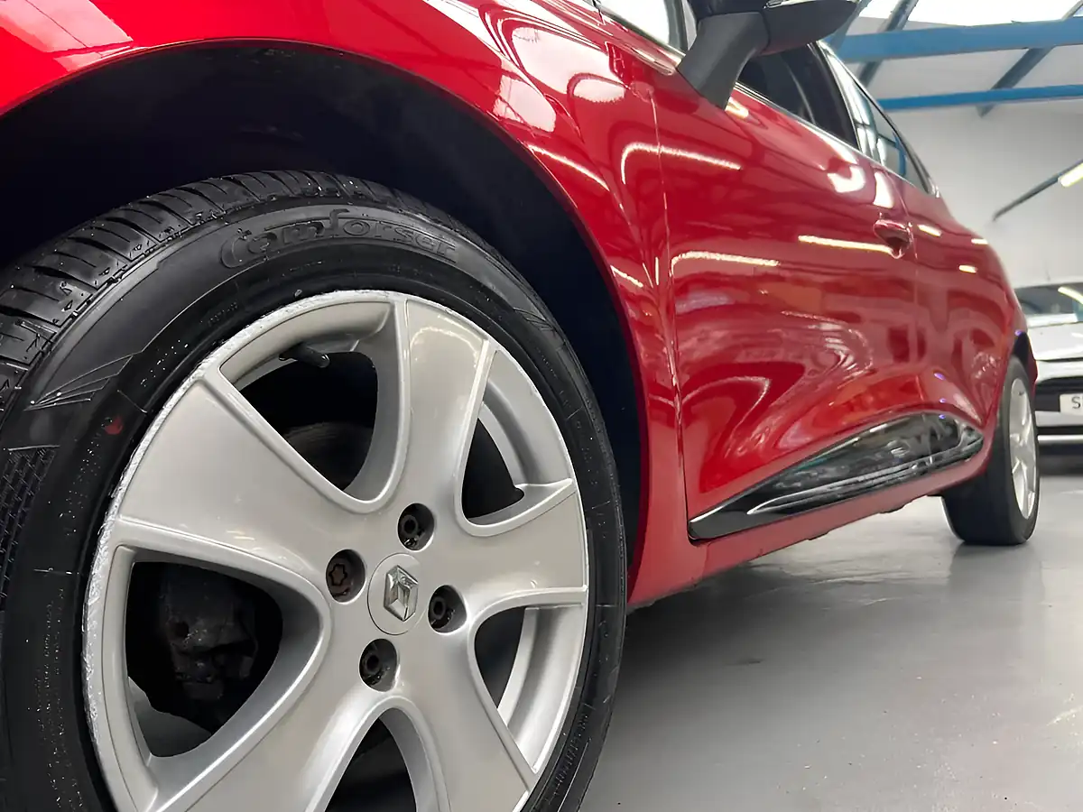Used 2016 Renault Clio Dynamique Nav Flame Red - Interior and Exterior details 11