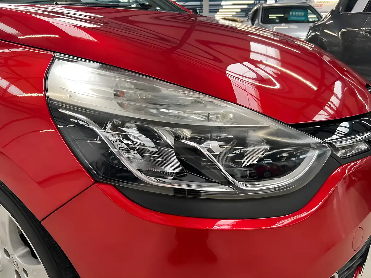 Used 2016 Renault Clio Dynamique Nav Flame Red - Interior and Exterior details 15