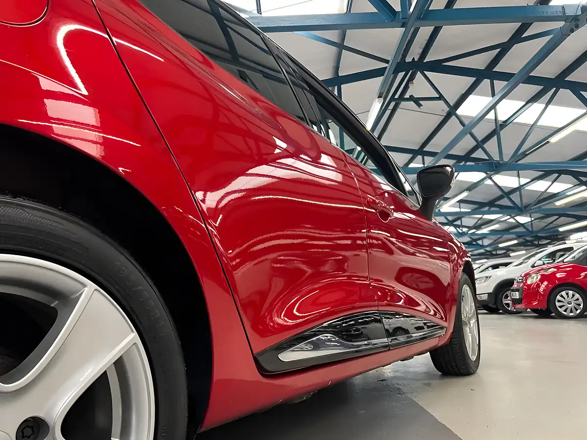 Used 2016 Renault Clio Dynamique Nav Flame Red - Interior and Exterior details 18