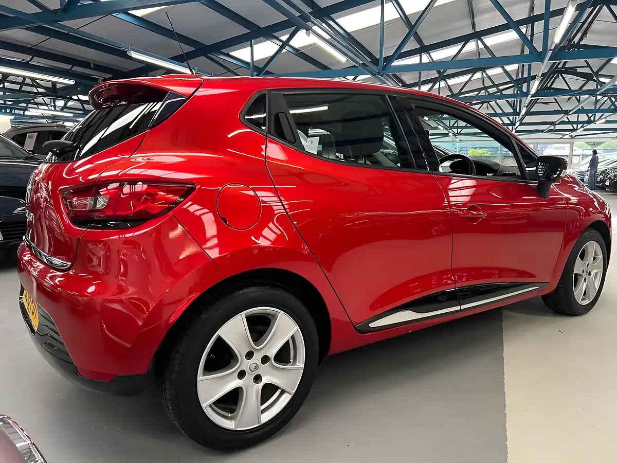 Used 2016 Renault Clio Dynamique Nav Flame Red - Interior and Exterior details 20