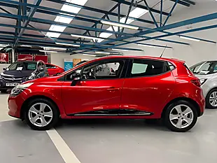 Used 2016 Renault Clio Dynamique Nav Flame Red - Interior and Exterior details 3