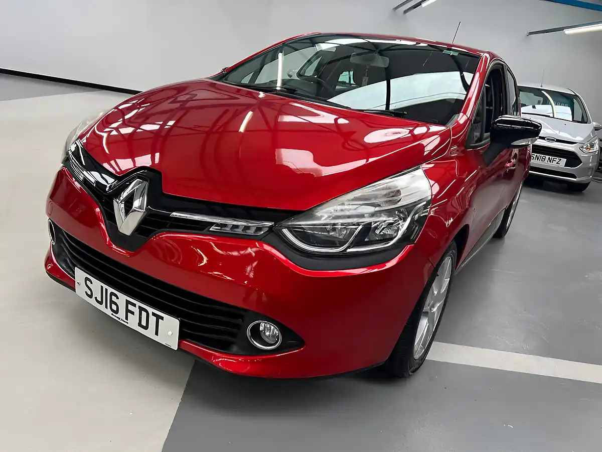 Used 2016 Renault Clio Dynamique Nav Flame Red - Interior and Exterior details 4