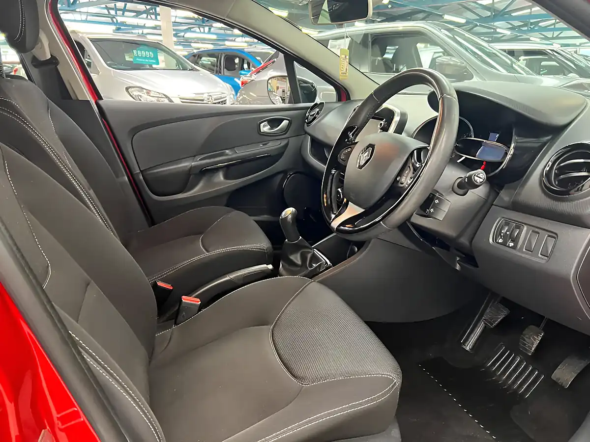 Used 2016 Renault Clio Dynamique Nav Flame Red - Interior and Exterior details 7