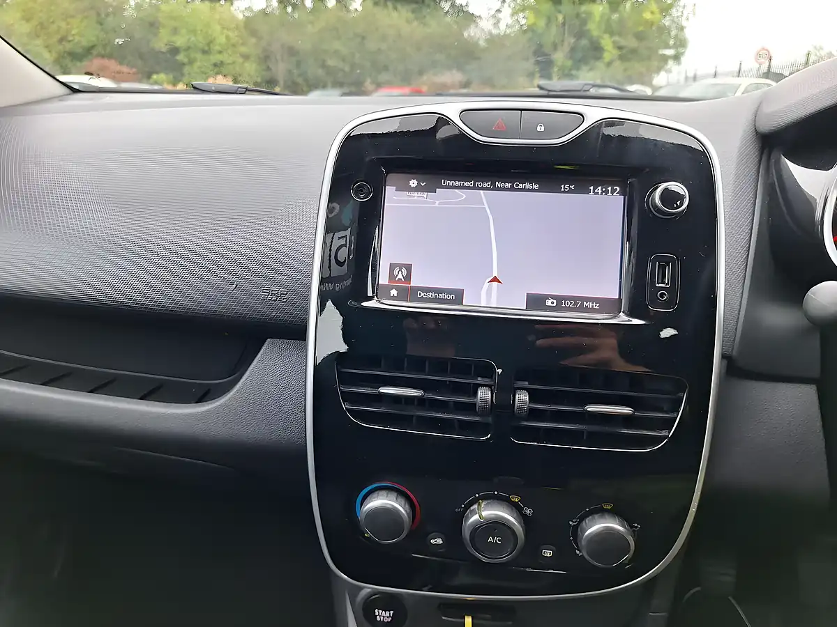 Used 2016 Renault Clio Dynamique Nav Grey - Interior and Exterior details 12