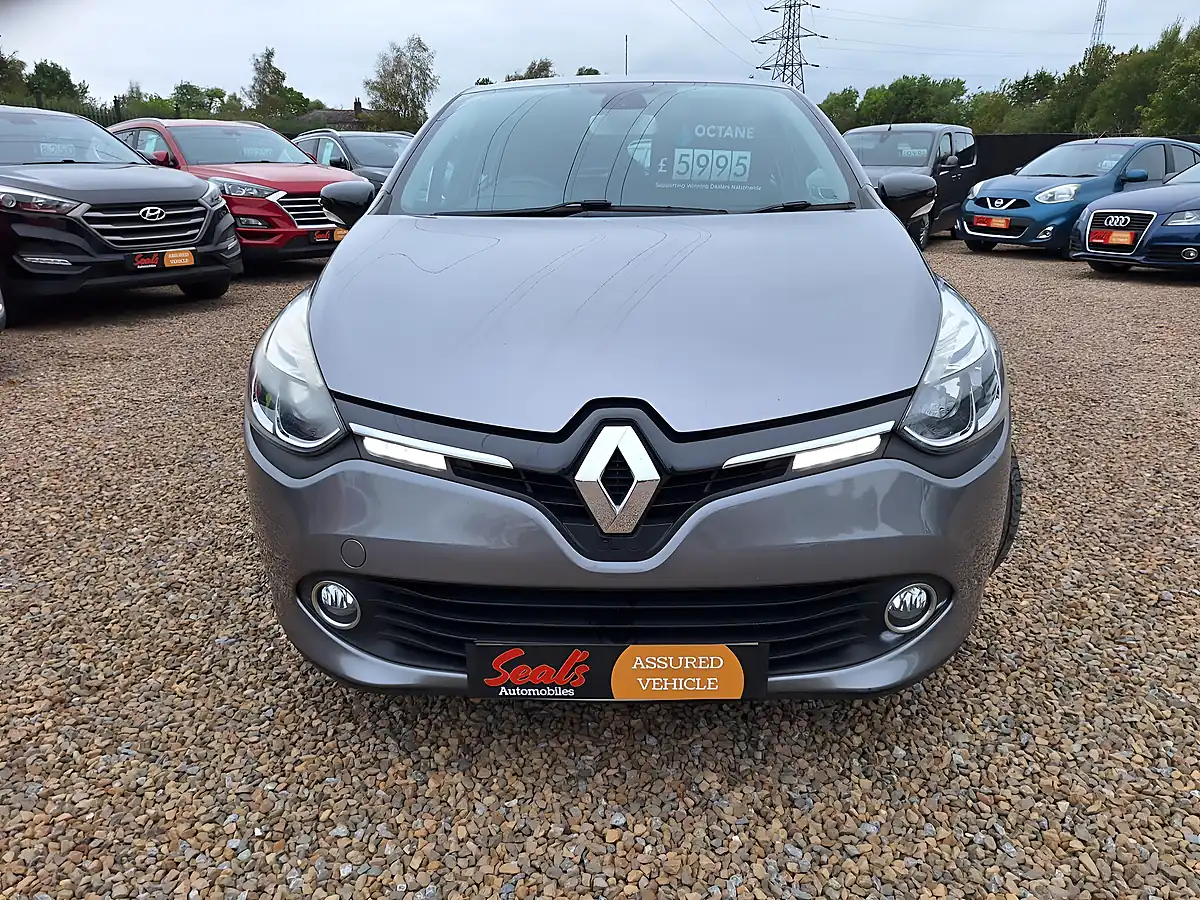 Used 2016 Renault Clio Dynamique Nav Grey - Interior and Exterior details 3