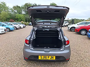 Used 2016 Renault Clio Dynamique Nav Grey - Interior and Exterior details 7