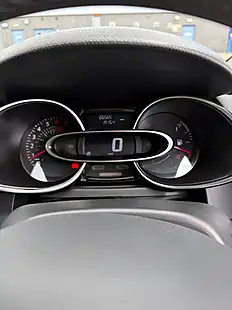 Used 2016 Renault Clio Dynamique Nav Red - Interior and Exterior details 10