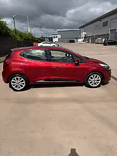 Used 2016 Renault Clio Dynamique Nav Red - Interior and Exterior details 7