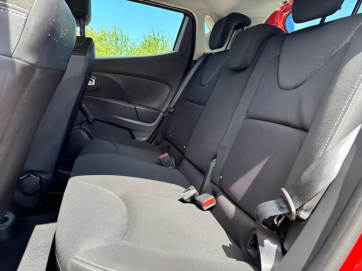 Used 2016 Renault Clio Dynamique Nav Red - Interior and Exterior details 14