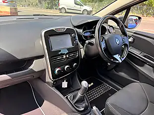 Used 2016 Renault Clio Dynamique Nav Red - Interior and Exterior details 16