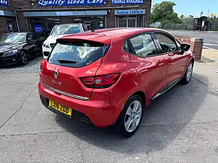 Used 2016 Renault Clio Dynamique Nav Red - Interior and Exterior details 9