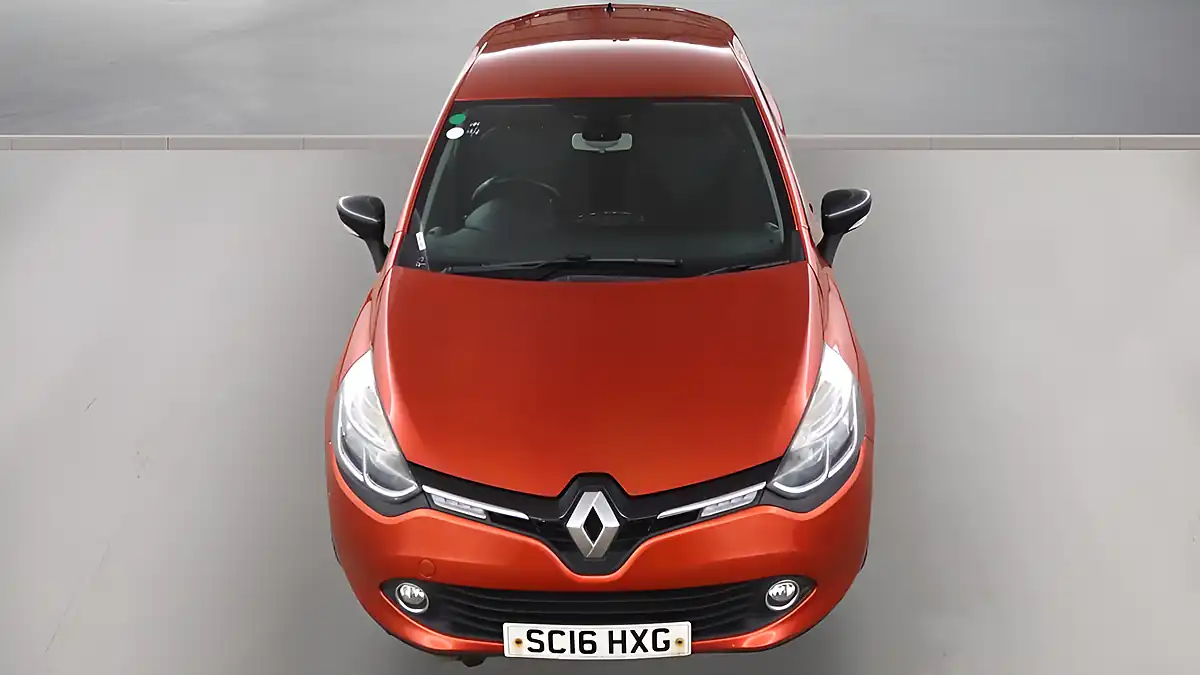 Used 2016 Renault Clio Dynamique Nav Red - Interior and Exterior details 7