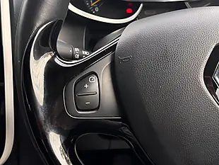 Used 2016 Renault Clio Dynamique Nav Red - Interior and Exterior details 15