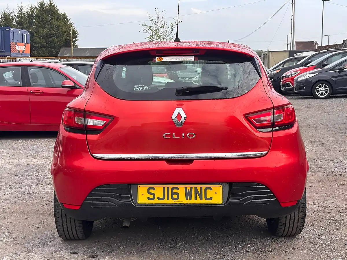 Used 2016 Renault Clio Dynamique Nav Red - Interior and Exterior details 5