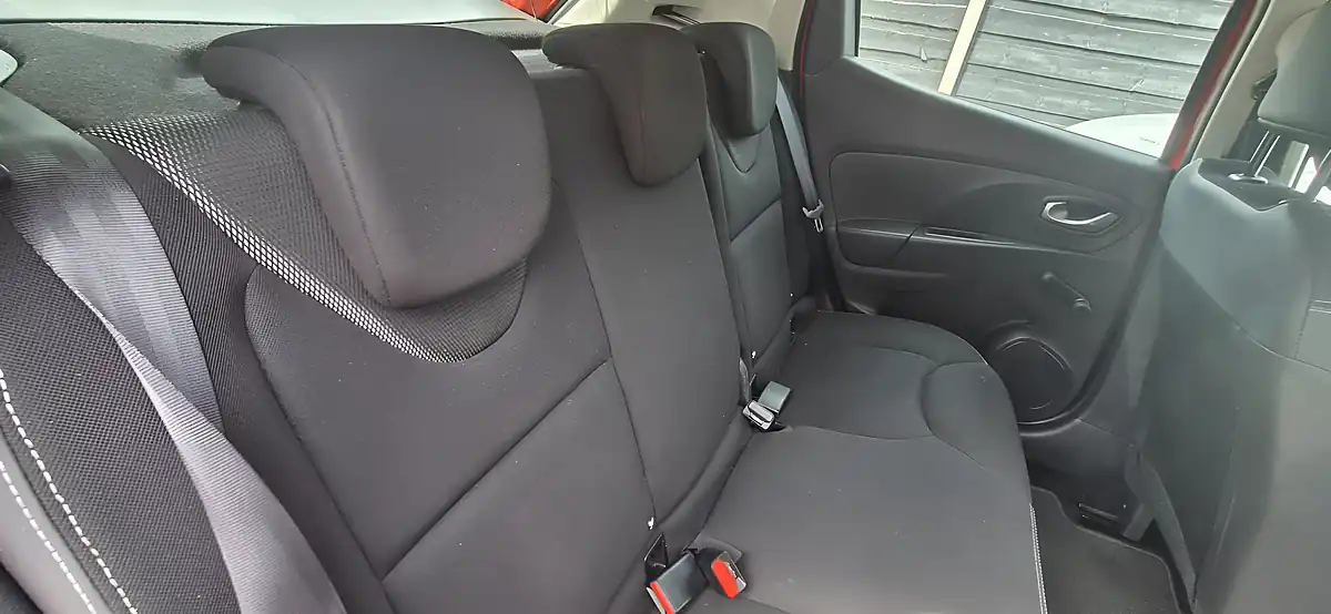 Used 2016 Renault Clio Dynamique Nav Red - Interior and Exterior details 15
