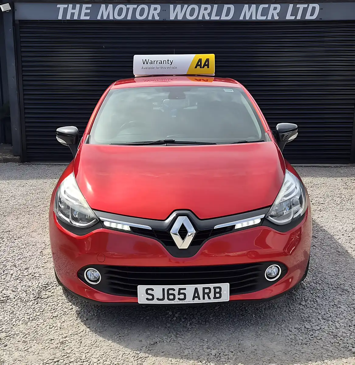 Used 2016 Renault Clio Dynamique Nav Red - Interior and Exterior details 2