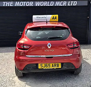 Used 2016 Renault Clio Dynamique Nav Red - Interior and Exterior details 6