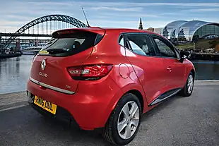 Used 2016 Renault Clio Dynamique Nav Red - Interior and Exterior details 2
