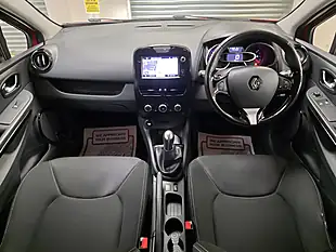 Used 2016 Renault Clio Dynamique Nav Red - Interior and Exterior details 16