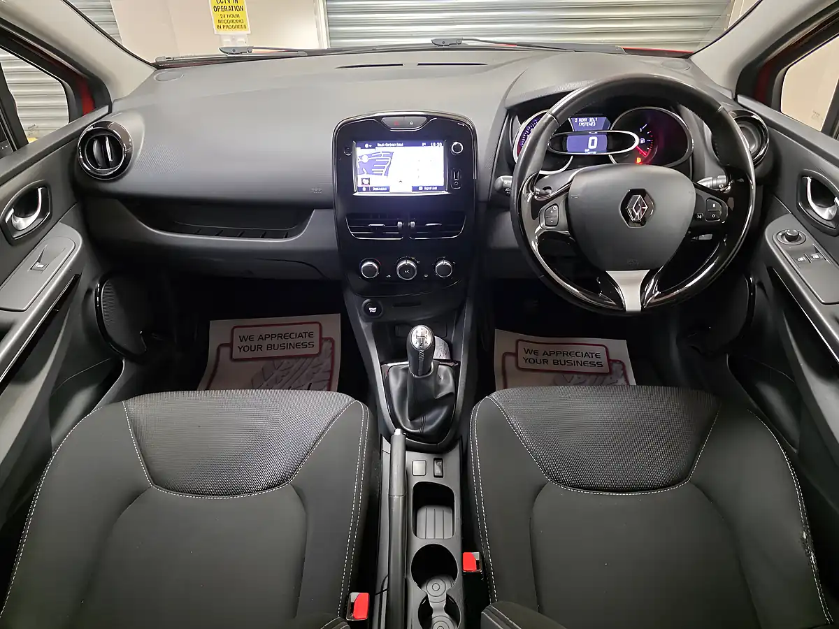 Used 2016 Renault Clio Dynamique Nav Red - Interior and Exterior details 16