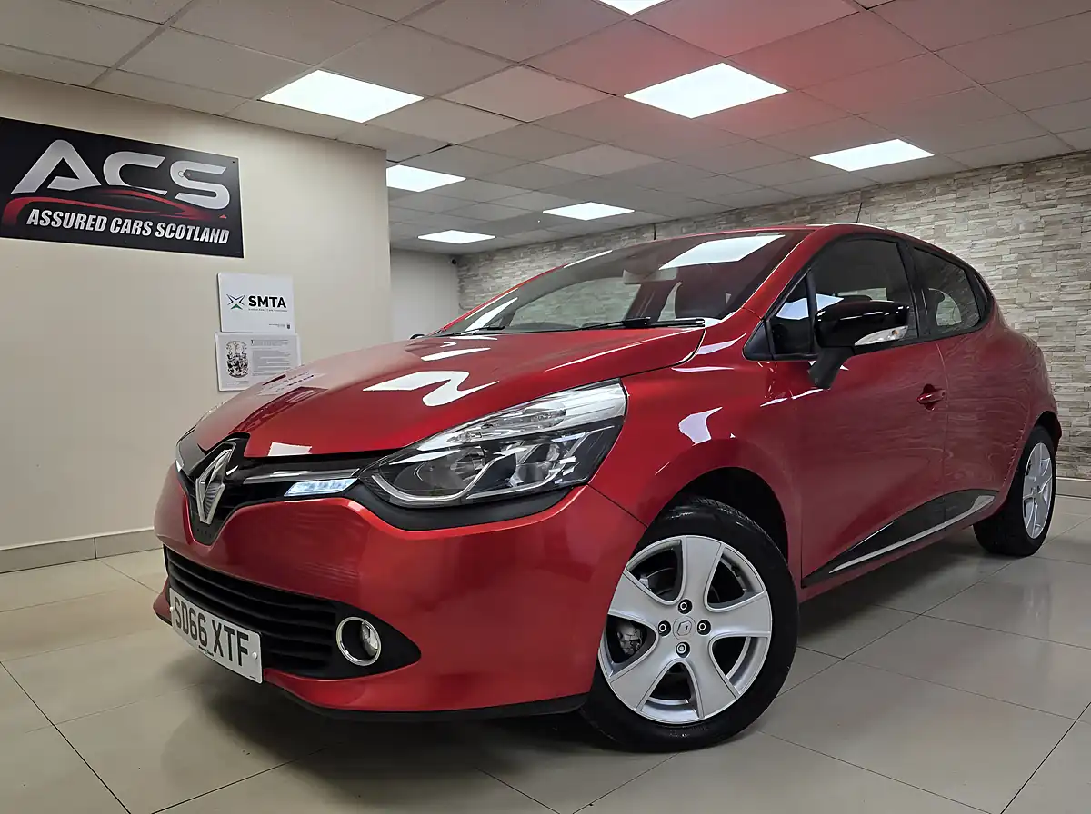 Used 2016 Renault Clio Dynamique Nav Red - Interior and Exterior details 2