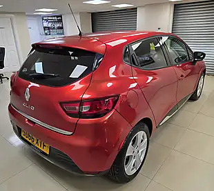 Used 2016 Renault Clio Dynamique Nav Red - Interior and Exterior details 3