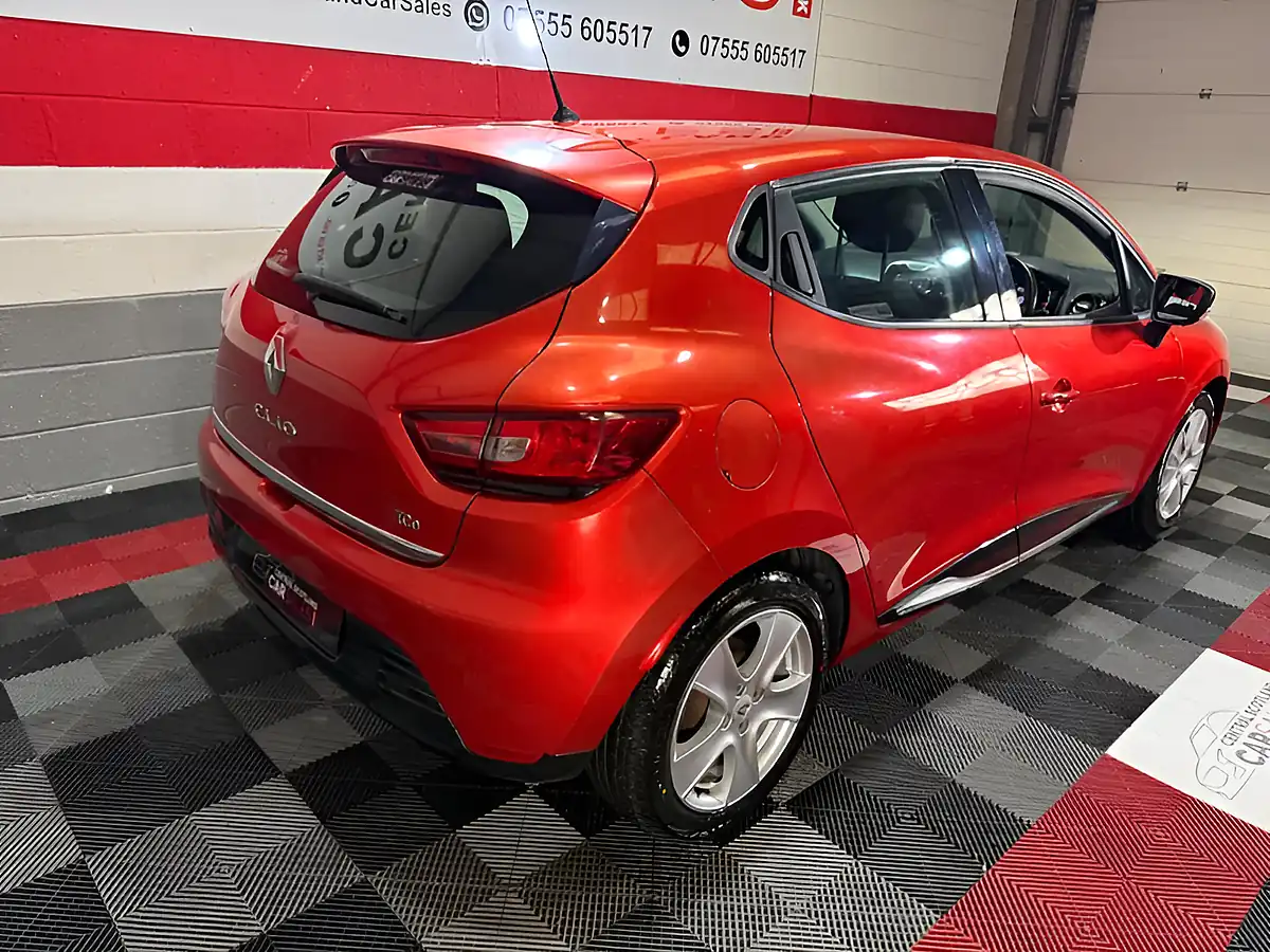 Used 2016 Renault Clio Dynamique Nav Red - Interior and Exterior details 13