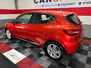 Used 2016 Renault Clio Dynamique Nav Red - Interior and Exterior details 6