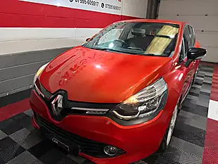 Used 2016 Renault Clio Dynamique Nav Red - Interior and Exterior details 7
