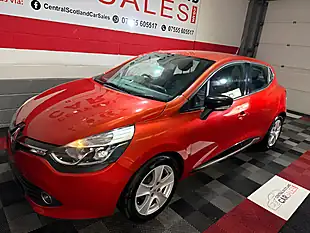 Used 2016 Renault Clio Dynamique Nav Red - Interior and Exterior details 9