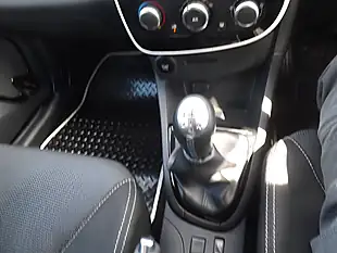 Used 2016 Renault Clio Dynamique Nav Silver - Interior and Exterior details 13