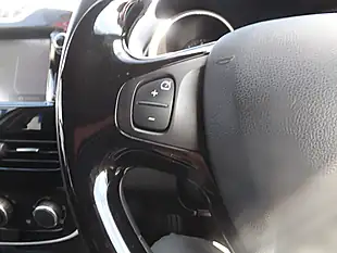 Used 2016 Renault Clio Dynamique Nav Silver - Interior and Exterior details 16