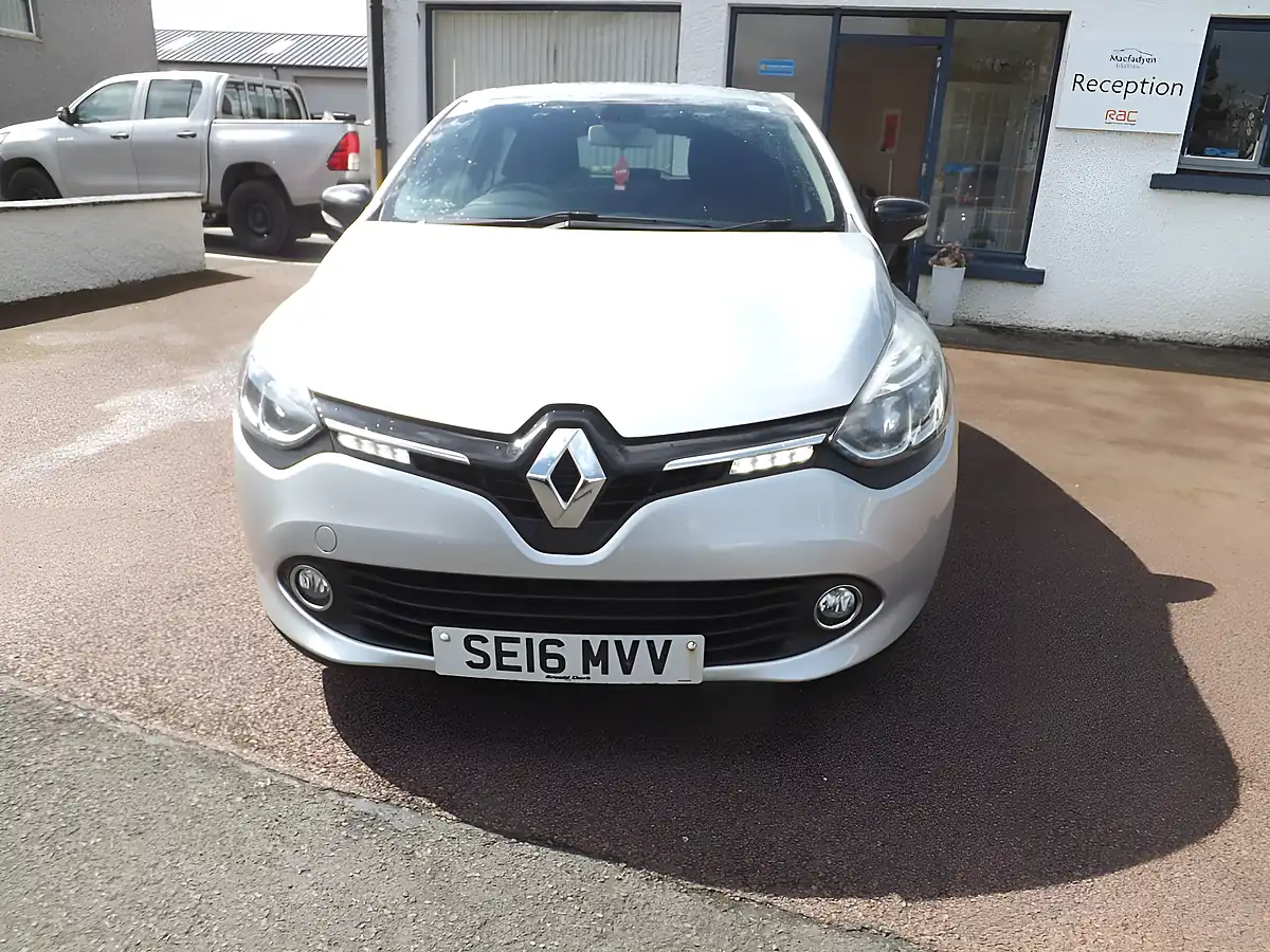Used 2016 Renault Clio Dynamique Nav Silver - Interior and Exterior details 2