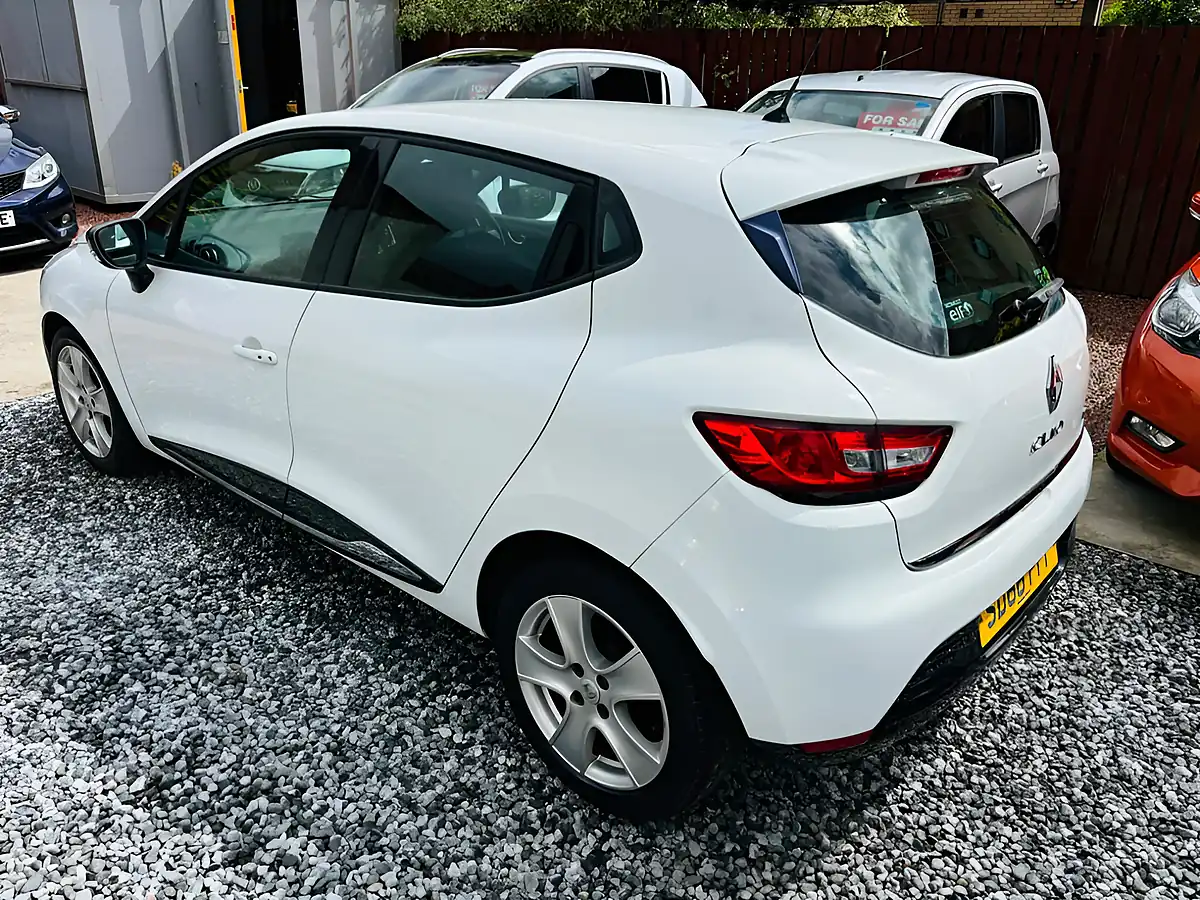 Used 2016 Renault Clio Dynamique Nav White - Interior and Exterior details 18