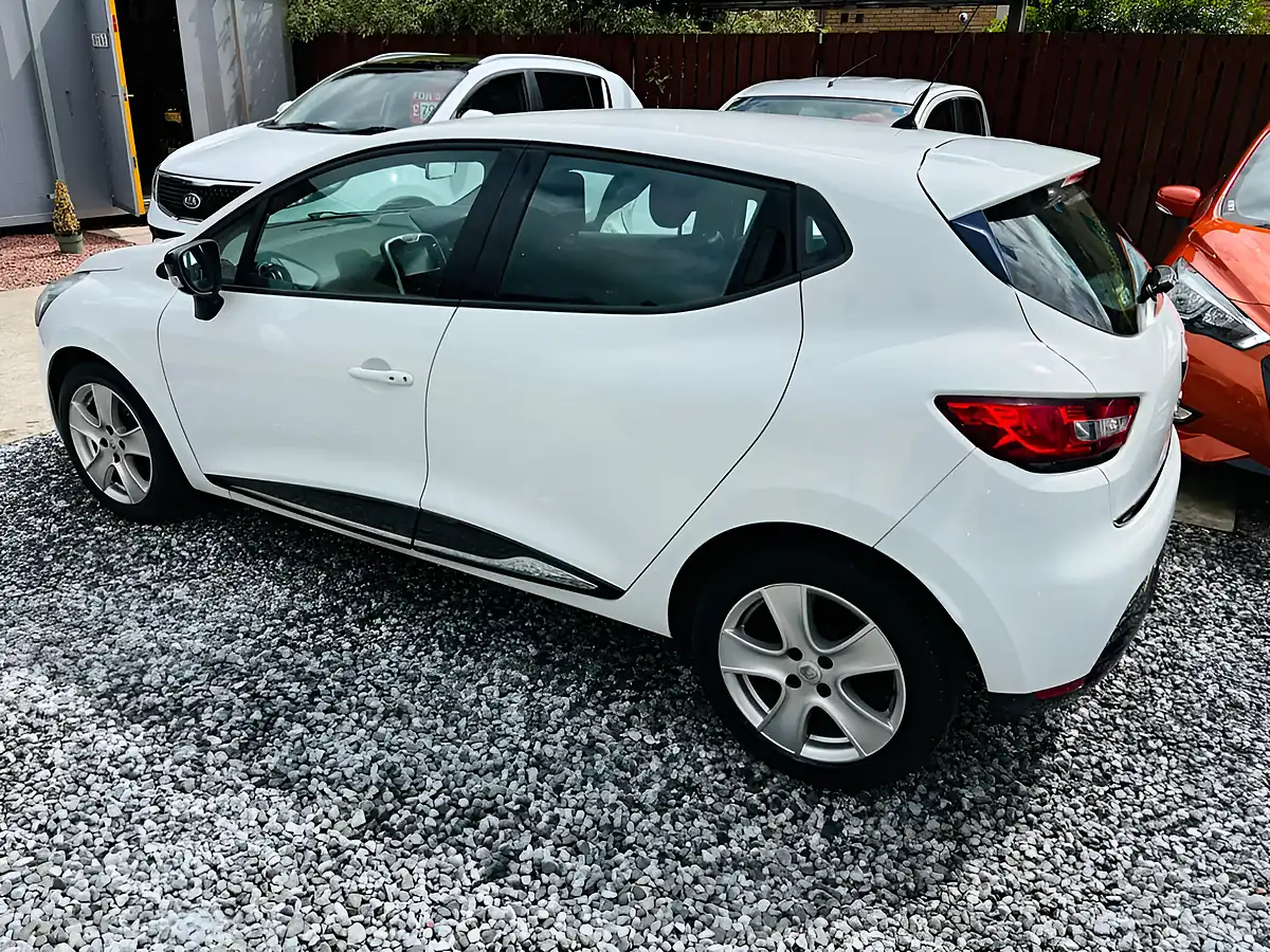 Used 2016 Renault Clio Dynamique Nav White - Interior and Exterior details 19