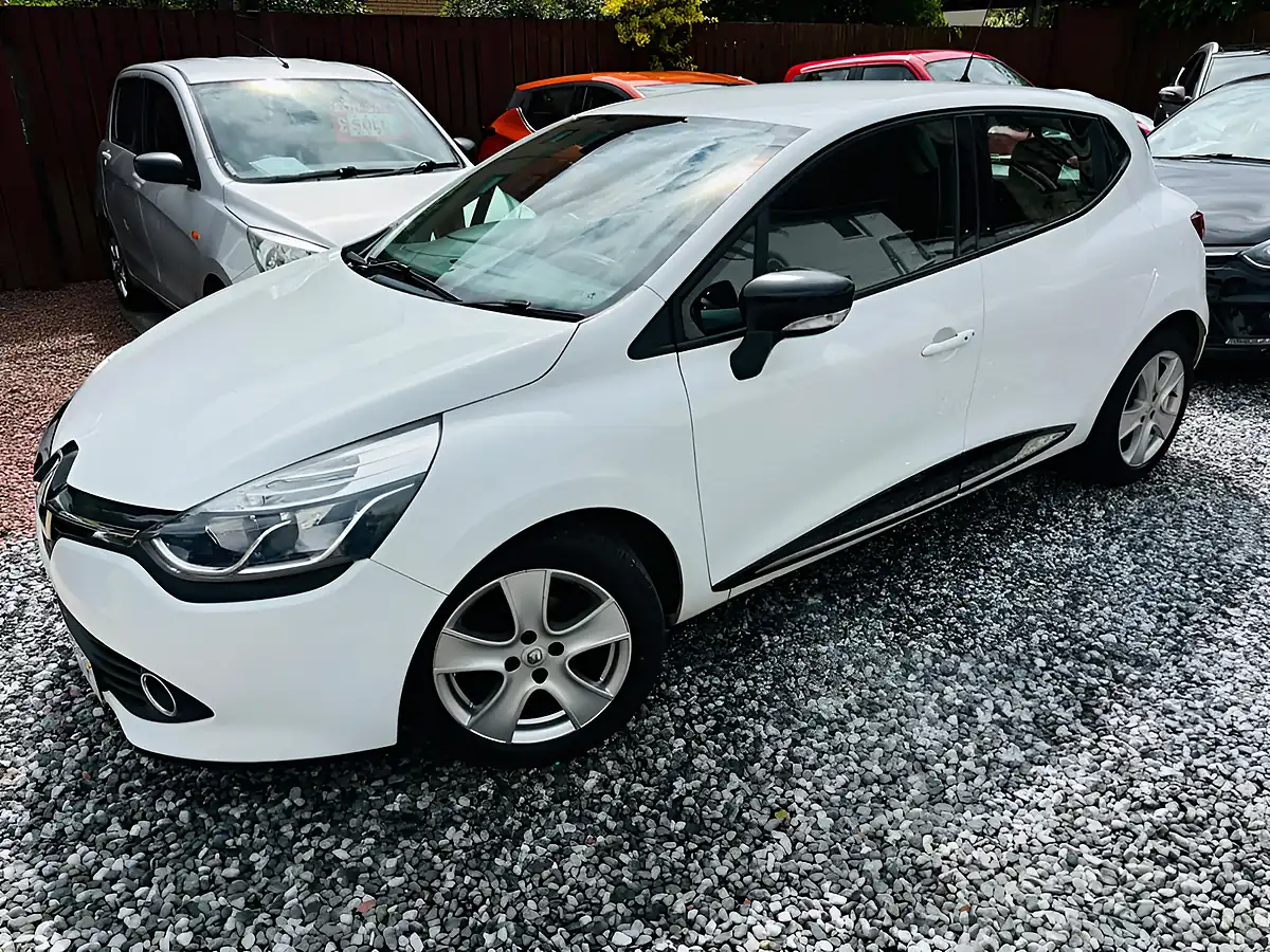 Used 2016 Renault Clio Dynamique Nav White - Interior and Exterior details 2