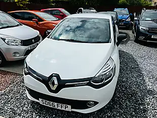 Used 2016 Renault Clio Dynamique Nav White - Interior and Exterior details 5