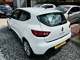 Used 2016 Renault Clio Dynamique Nav White - Interior and Exterior details 6