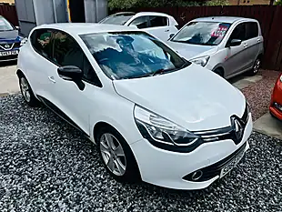 Used 2016 Renault Clio Dynamique Nav White - Interior and Exterior details 9